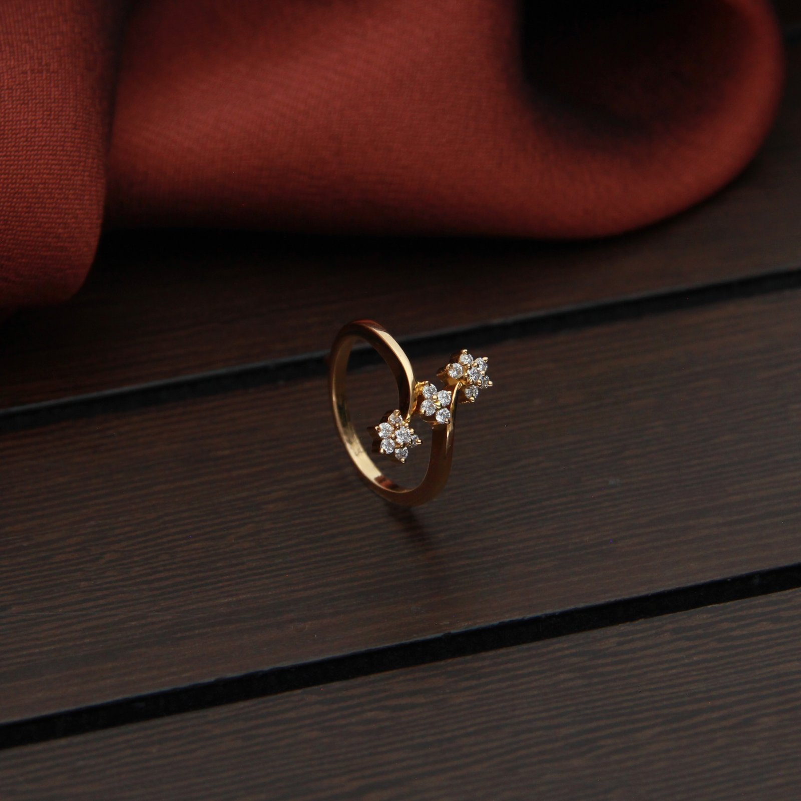 DIAMOND RING